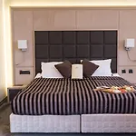 Hotel Cosmopolitan & Wellness