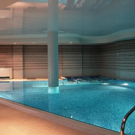 Cosmopolitan & Wellness Ruse