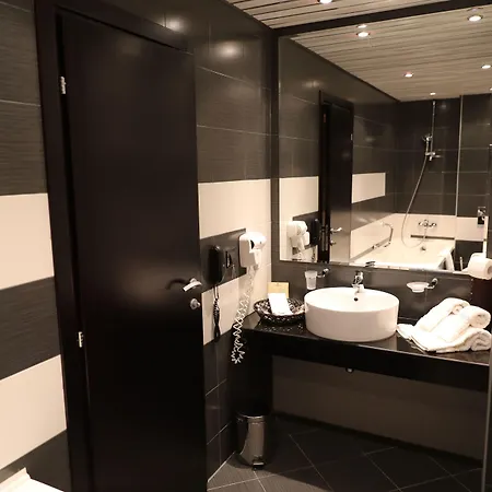 Cosmopolitan & Wellness Ruse