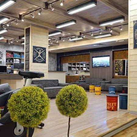 Cosmopolitan & Wellness Hotel 4*