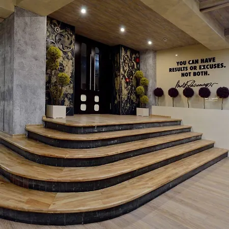 Cosmopolitan & Wellness