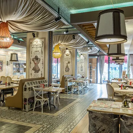 Cosmopolitan & Wellness Hotel Ruse