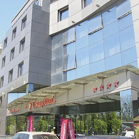 Hotel Cosmopolitan & Wellness 4*