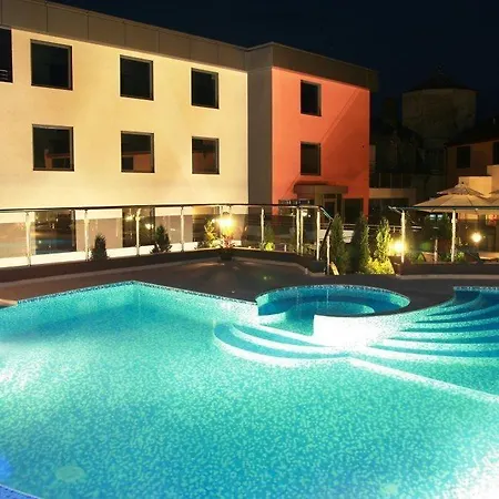 Cosmopolitan & Wellness Ruse