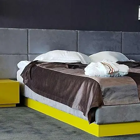 Cosmopolitan & Wellness Otel 4*