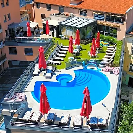 Cosmopolitan & Wellness Otel 4*