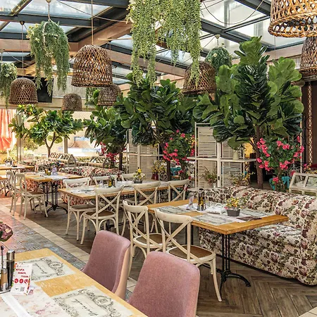 Cosmopolitan & Wellness Hotel Ruse