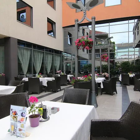 Cosmopolitan & Wellness Hotel
