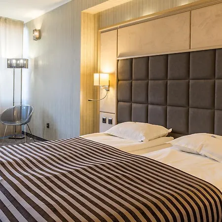 Hotel Cosmopolitan & Wellness 4*