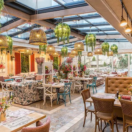 Hotel Cosmopolitan & Wellness