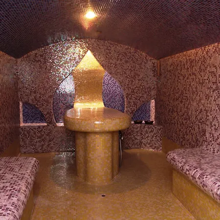 Cosmopolitan & Wellness Hotell