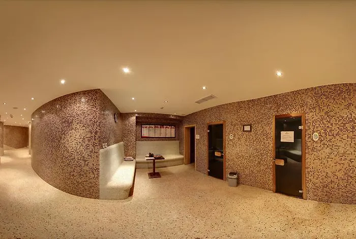 Cosmopolitan & Wellness 4* Roese