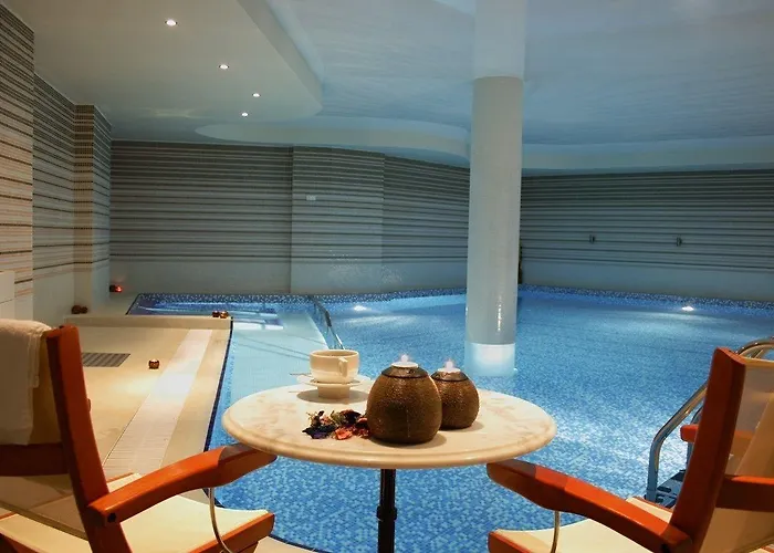 Cosmopolitan & Wellness Hotel 4*