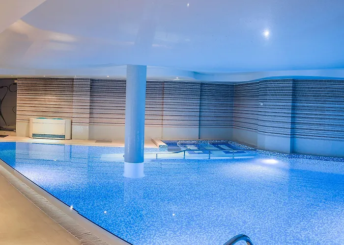 Cosmopolitan & Wellness Ruse