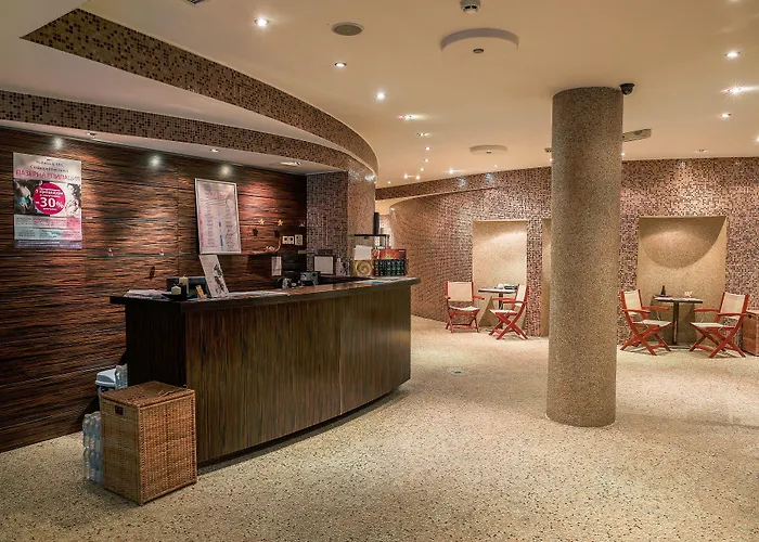 Cosmopolitan & Wellness Ruse