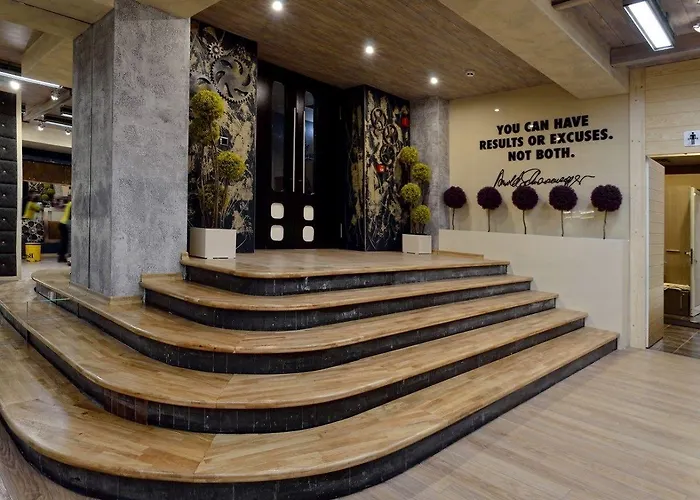 Cosmopolitan & Wellness