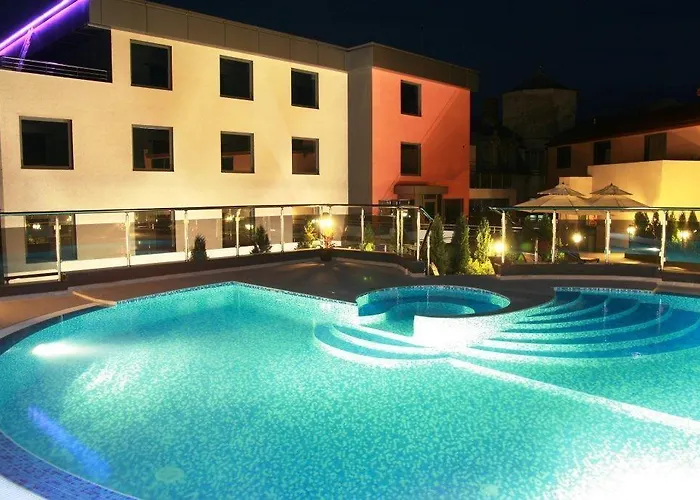 Cosmopolitan & Wellness Ruse