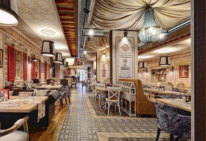 Cosmopolitan & Wellness Ruse