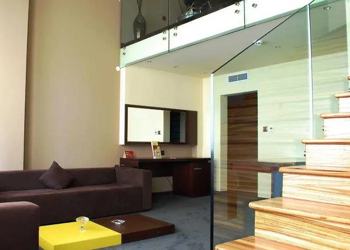 Cosmopolitan & Wellness