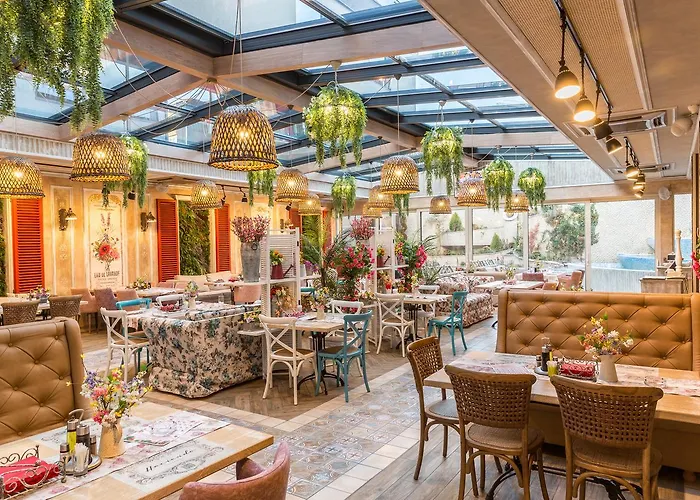 Hotel Cosmopolitan & Wellness